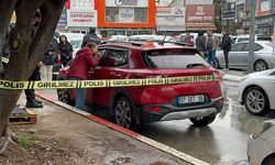 Antalya'da bir kişi aracında ölü bulundu