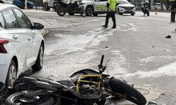 Antalya'da hafif ticari araçla çarpışan motosikletin sürücüsü öldü