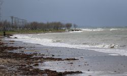 Çanakkale Boğazı fırtına nedeniyle transit gemi geçişlerine kapatıldı