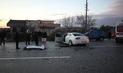 Çanakkale'de iki otomobilin çarpıştığı kazada 2'si ağır 5 kişi yaralandı