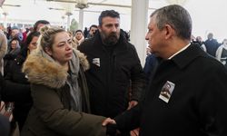 CHP Genel Başkanı Özel, parti personeli Özkanatoğlu'nun cenaze törenine katıldı