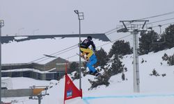 Erzincan'da Snowboard Cross Avrupa Kupası yarışları öncesi sporcular antrenman yaptı