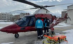 Erzurum'da 94 yaşındaki evde bakım hastası ambulans helikopterle hastaneye yetiştirildi