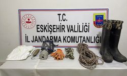 Eskişehir'de izinsiz kazı yapan 8 şüpheli suçüstü yakalandı