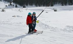 Geleceğin olimpik sporcuları, Kars'ta kristal kar üzerinde hedeflerine odaklanıyor