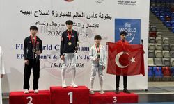 Genç milli eskrimciler Bahreyn'de şampiyon oldu