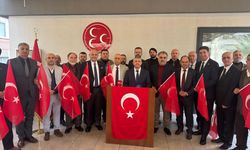 İzmir'de, terör örgütü YPG/SDG yandaşlarının Türk bayrağına saldırısına tepki