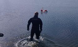 İzmir'de vücuduna ip dolanan flamingo kurtarıldı