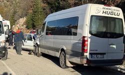 Konya'da minibüs ile otomobilin çarpıştığı kazada 1 kişi öldü, 1 kişi yaralandı