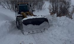 Malatya'da yolu kapalı kırsal mahalledeki hastaya ilaçlarını belediye ekipleri ulaştırdı