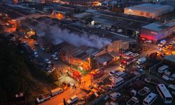 Manisa'da marangoz atölyesinde çıkan yangın söndürüldü