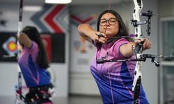 Okçulukta dünya şampiyonu olan 14 yaşındaki sporcunun hedefi milli forma