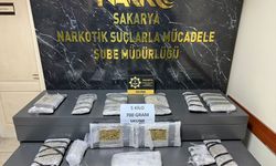 Sakarya'da otomobilinde 5 kilo 700 gram uyuşturucuyla yakalanan şüpheli tutuklandı