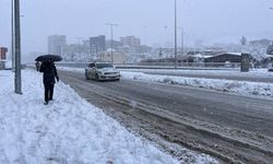 Şanlıurfa'da kar yağışı etkisini sürdürüyor