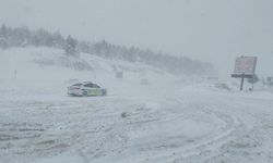 Tokat-Sivas kara yolunda kar yağışı ve tipi etkili oluyor