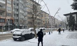 Tokat'ta kar yağışı etkili oluyor