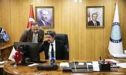 TRT Yönetim Kurulu Başkanı ve BUÜ Rektörü Yılmaz, AA'nın 'Yılın Kareleri' oylamasına katıldı