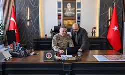 Van İl Jandarma Komutanı Tuğgeneral Avkıran, AA'nın 'Yılın Kareleri' oylamasına katıldı