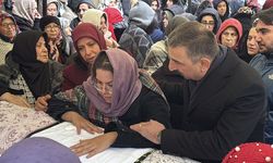 Zonguldak'ta nefes borusuna elma parçası kaçması sonucu ölen kadın defnedildi