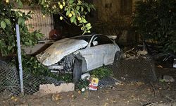 Adana'da şarampole devrilen otomobilin sürücüsü öldü, annesi yaralandı