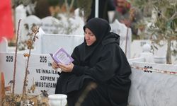 Adıyaman'da 6 Şubat depremlerinde yaşamını yitirenler kabirleri başında anıldı