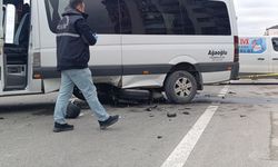 Afyonkarahisar'da minibüsün motosiklete çarpması sonucu bir kişi yaralandı