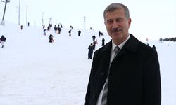 Ağrı İbrahim Çeçen Üniversitesinden engelli yüzücülere kayak merkezinde moral etkinliği