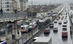 Avcılar'da iki metrobüsün çarpıştığı kazada 5 kişi yaralandı