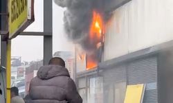Başakşehir'de sanayi sitesinde çıkan yangına müdahale ediliyor