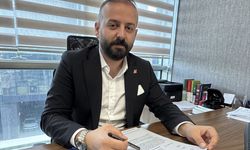 Başörtüsü nedeniyle hakarete uğradığını iddia eden akademisyen tazminat davası açtı