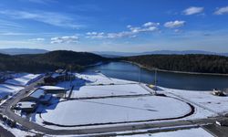 Beyaz örtüyle kaplı Topuk Yaylası havadan görüntülendi