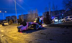 Bingöl'de takla atarak devrilen otomobilin sürücüsü hayatını kaybetti