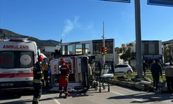 Bodrum'da hasta taşıyan ambulansın devrilmesi sonucu 4 kişi yaralandı