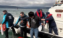 Bozcaada açıklarındaki gemide rahatsızlanan personeli Sahil Güvenlik ekibi tahliye etti