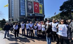 Buca Belediyesinde görevli memurlar ödenmeyen alacakları için eylemlerini sürdürdü