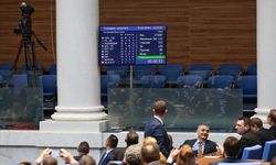 Bulgaristan Meclisi, AB dışındaki ülkelerde sandık sayısını 20 ile sınırlandıran yasayı yeniden kabul etti