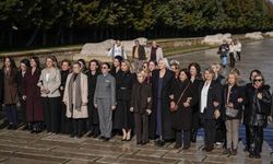 CHP Kadın Kolları Genel Başkanı Kaya, beraberindeki heyetle Anıtkabir'i ziyaret etti