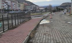 Çorum'da çay yatağı kenarındaki istinat duvarı çöktü