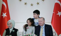 Cumhurbaşkanı Erdoğan: 'Bugün İHA'lar, SİHA'lar, füzeler, roketler, gemiler, helikopterler ve tanklar dahil hemen her alanda kendi ihtiyaçlarımızı kendimiz karşılayabiliyoruz'