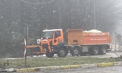 D-100 kara yolu Bolu Dağı geçişinde kar yağışı etkili oluyor