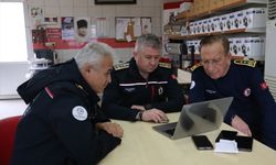 Denizli'de itfaiyeciler AA'nın 'Yılın Kareleri' oylamasına katıldı