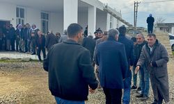 Diyarbakır'da iki aracın çarpıştığı kazada hayatını kaybeden 5 kişinin cenazesi defnedildi