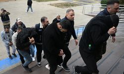 Edirne'de diplomatik plakalı araçla insan kaçakçılığı yapıldığı iddiasıyla 6 şüpheli yakalandı