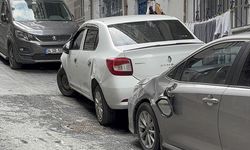 Esenler'de arızalı otomobilin yüklendiği çekicinin yokuştan kayması kamerada