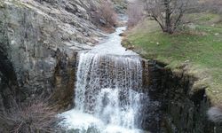 Evci Şelalesi eriyen kar ve yağmurla yeniden çağlamaya başladı