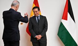 Filistin, İspanya Dışişleri Bakanı Albares'e devlet liyakat nişanı verdi