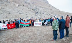 Hocalı Katliamı kurbanları Haça Dağı zirvesinde anıldı