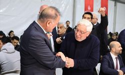 İBB Başkan Vekili Aslan Eminönü'nde vatandaşlarla beraber iftar yaptı