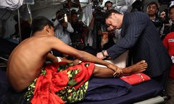 İlim Yayma Vakfı Mütevelli Heyeti Başkanı Erdoğan ve TİKA Başkanı Eren'den Bangladeş'te hastane ziyareti