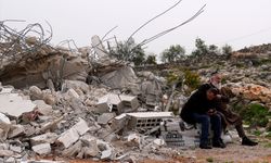 İsrail ordusu, Batı Şeria'da Filistinlilere ait bir ev ile tarım tesisini yıktı